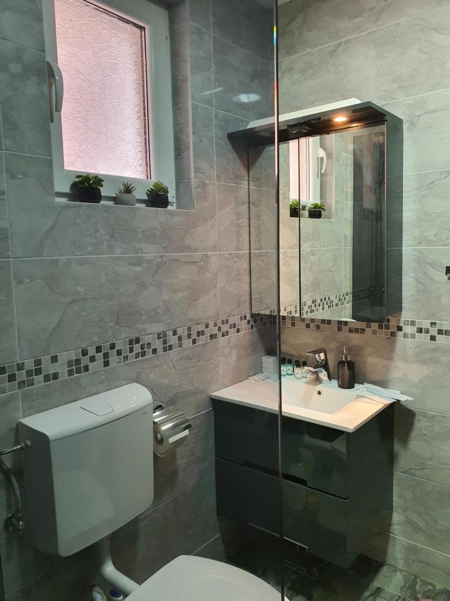 Djukic Winery Apartment Podgorica Bagian luar foto